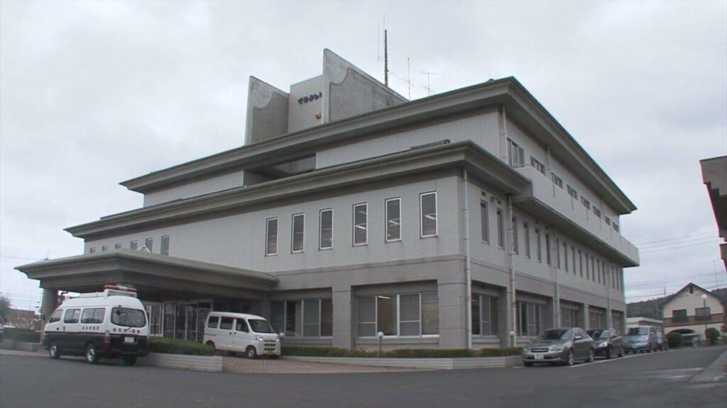 歩道上に落ちていた財布を拾って持ち去る…無職の女(71)を逮捕 財布の中には現金約3万7000円 「財布を持ち去った者がいる」と目撃者が110番通報 鳥取県倉吉市