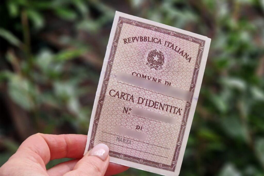 身分証明書、登記所での予約は不可。したがって、国民は書類を持たないままになるリスクがある