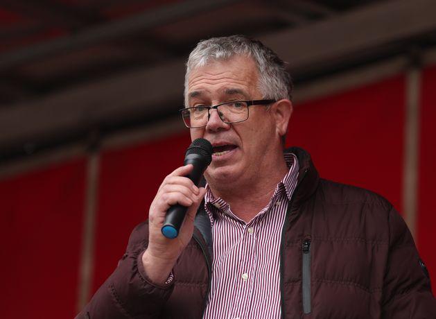 農場で60頭の牛が死亡、燃料抗議活動主催者に55万ユーロの課税判決、残虐行為で有罪判決