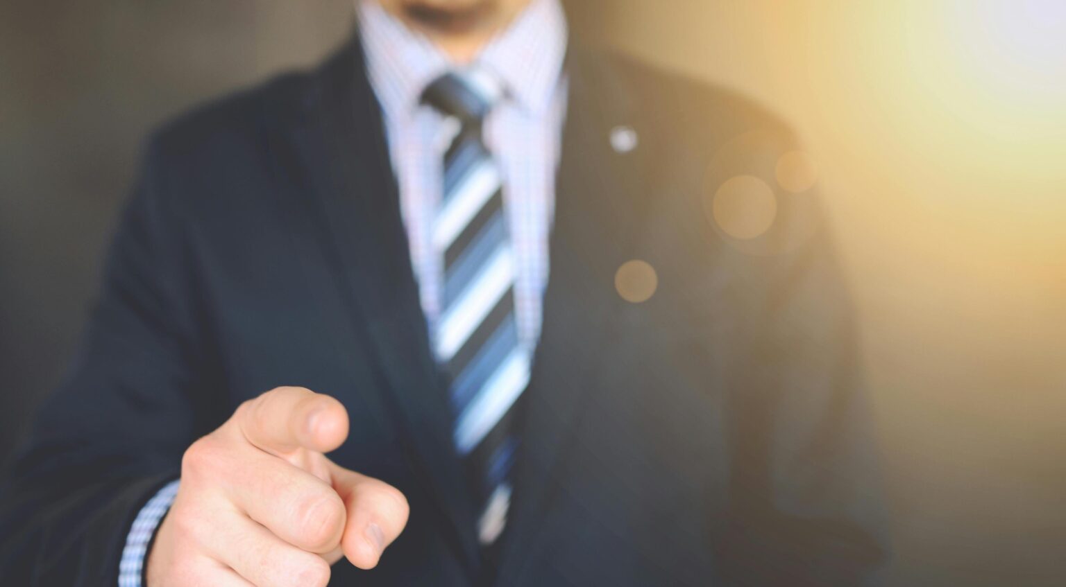 公共部門はエリートのおもちゃではなく、人々のものです