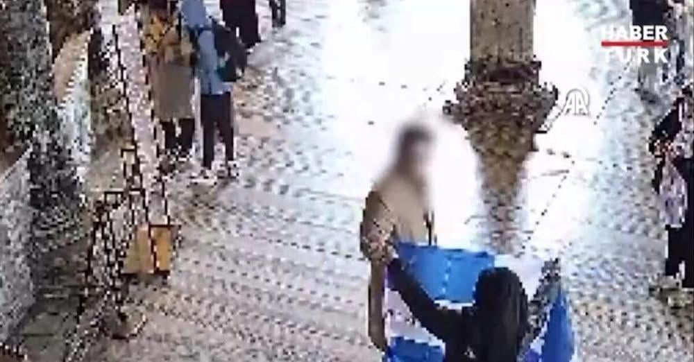 トルコ：アヤソフィア内でギリシャ国旗を広げたギリシャ人夫婦、6日連続投獄