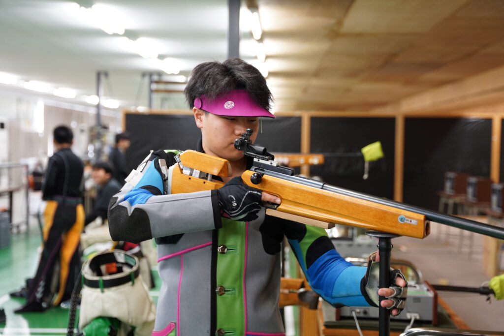 全国高校選抜大会 ライフル射撃男子 ビームライフル準V 秦鳳真路(由布3年) 【大分県】 | オー!エス! OITA SPORTS 全国高校選抜大会 ライフル射撃男子 ビームライフル準V 秦鳳真路(由布3年) 【大分県】