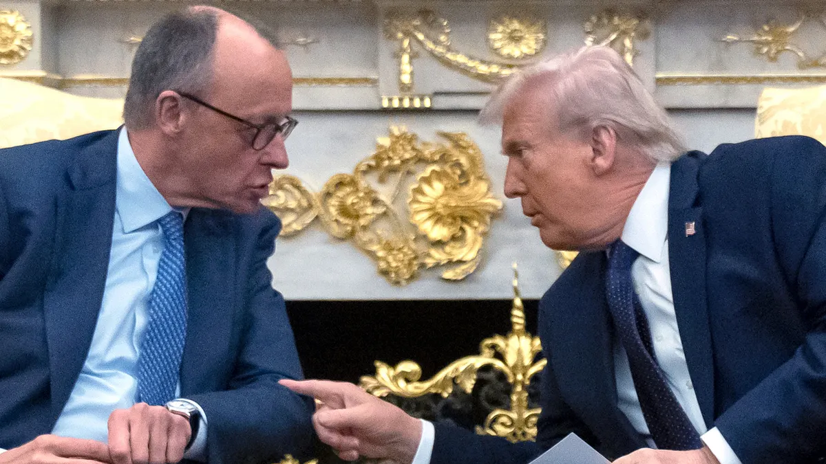 2026年3月3日、米大統領のドナルド・トランプ氏がホワイトハウスの大統領執務室で独首相のフリードリヒ・メルツ氏と会談した。（写真/AP通信提供）