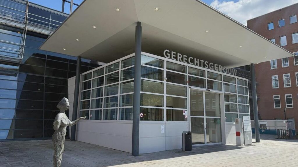 Hema and Action で娘 (9 歳) に盗みをさせた母親のためのコミュニティ サービス