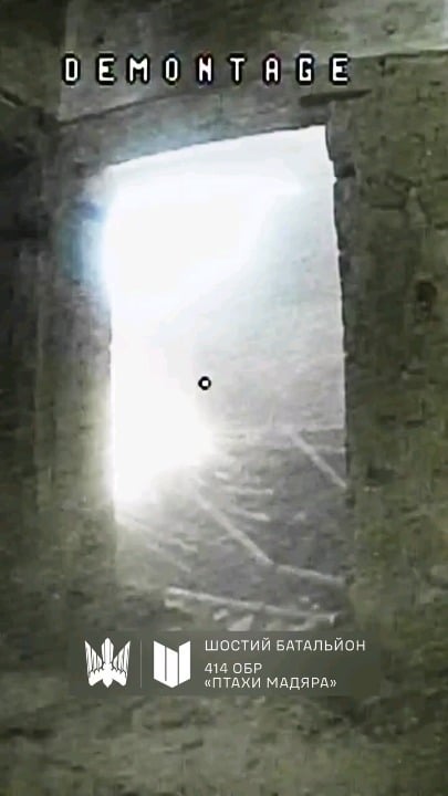 ウクライナの第414無人航空機旅団「マジャールの鳥」が操縦するFPVドローンによって、ロシアの侵略者が排除され、炎に包まれた。