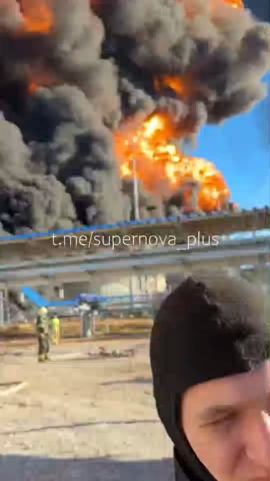 今夜のウクライナ攻撃後、ペルミの石油インフラが激しく炎上