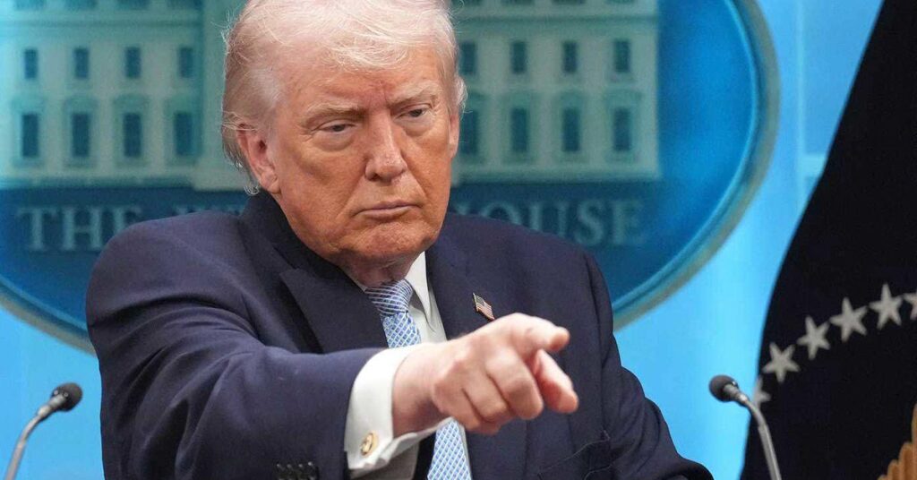 合衆国憲法修正第25条の発動を求める声が高まる中、ドナルド・トランプ氏に対して提出された弾劾条項