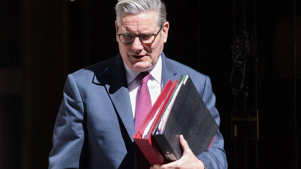 労働党は5月の壊滅的な地方選挙に直面し、1,850議席を失う見通しだと専門家が予測