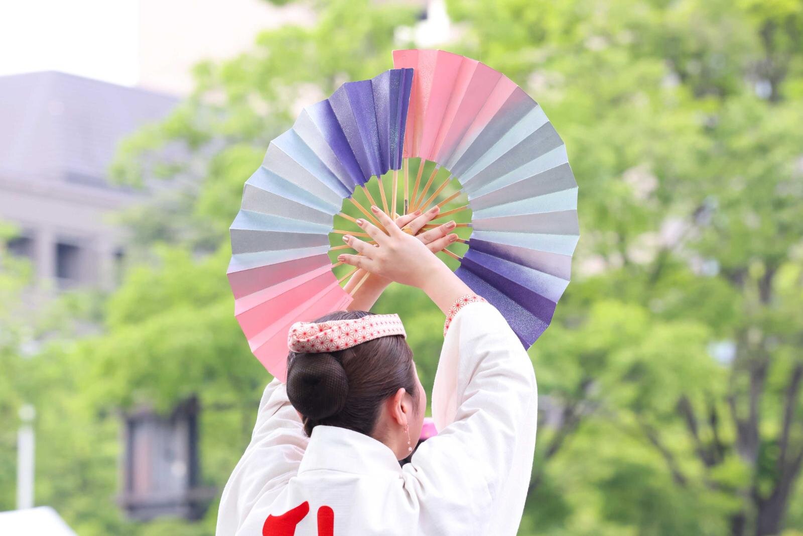 宮城「仙台・青葉まつり」扇を使った“すずめ踊り”や甲冑で練り歩く武者行列など｜写真5