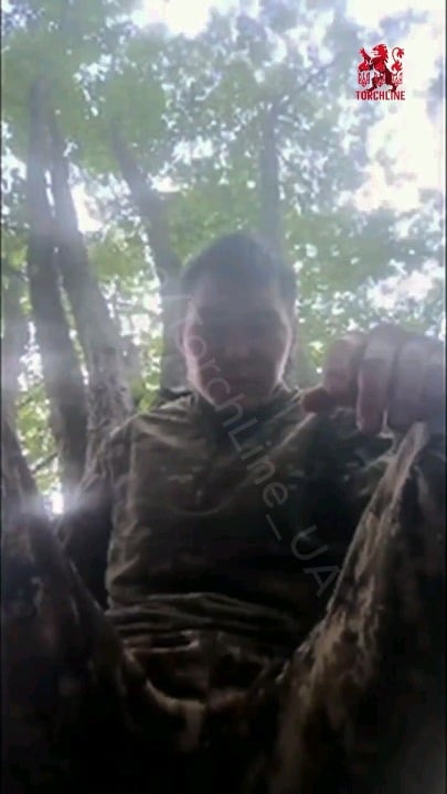 ロシアの侵略者は顎で頭を撃ち抜く前に最後の別れを記録した