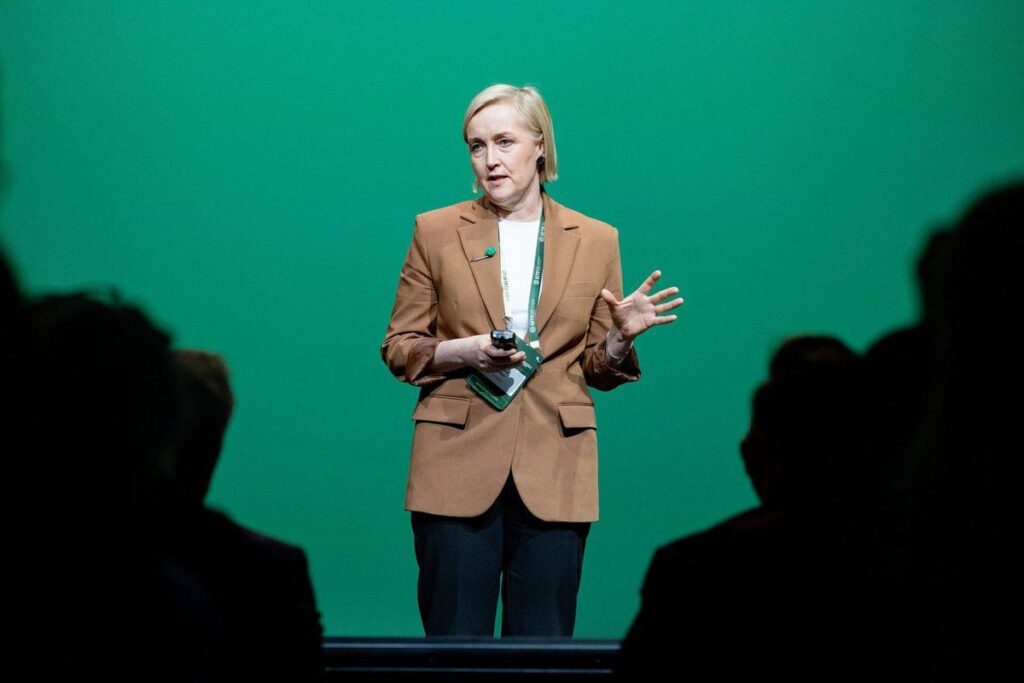 エストニアは若者に対するソーシャルメディアの禁止に反対する数少ないEU諸国の一つだ エストニアは若者に対するソーシャルメディアの禁止に反対する数少ないEU諸国の一つだ