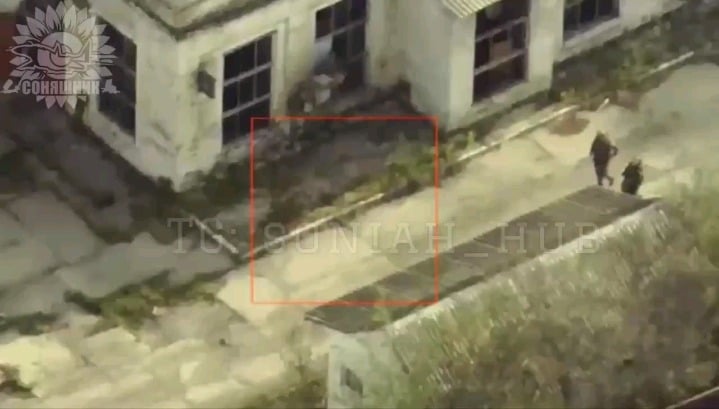 ウクライナのミグ29戦闘機は、アメリカのGBU-62誘導航空爆弾を使用し、一時占領されたポロヒーの町にあるロシアの弾薬庫と人員を破壊した。 2026 年 4 月 25 日公開