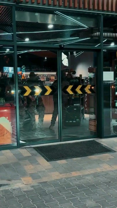 ウクライナのカーポルノ。コザック編集。