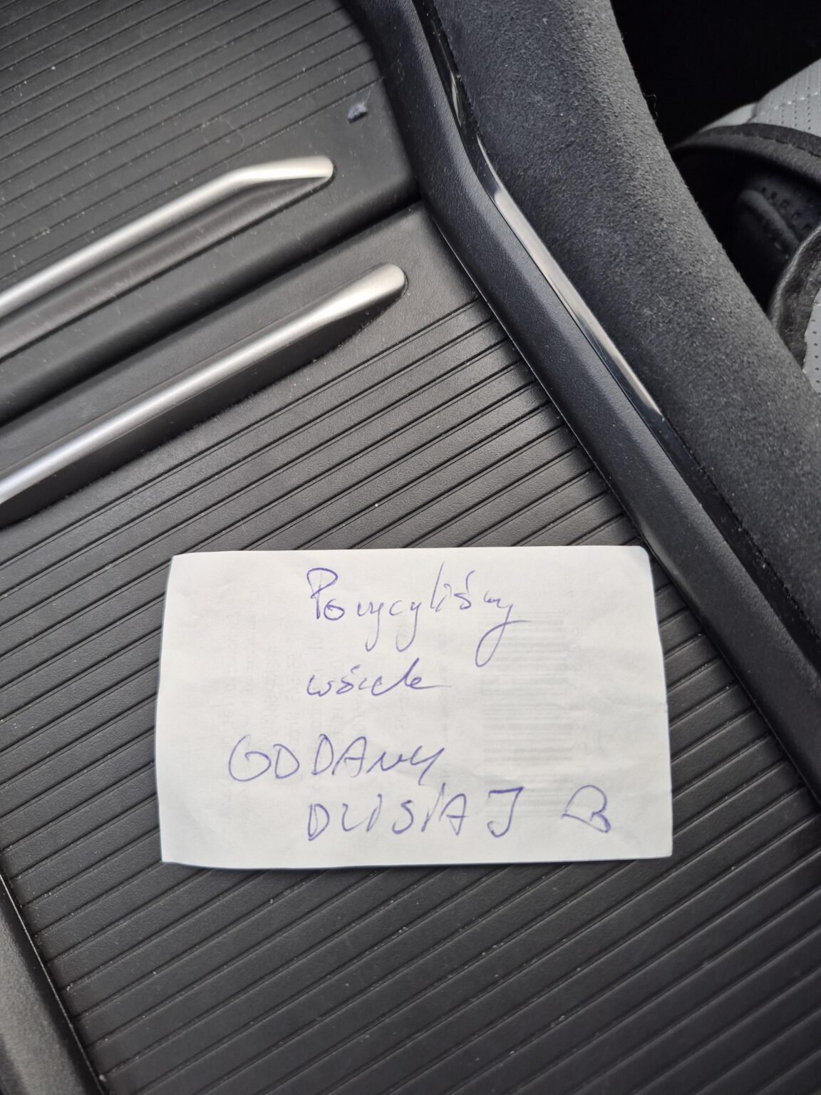 これはポーランドでは普通の行為なのでしょうか?