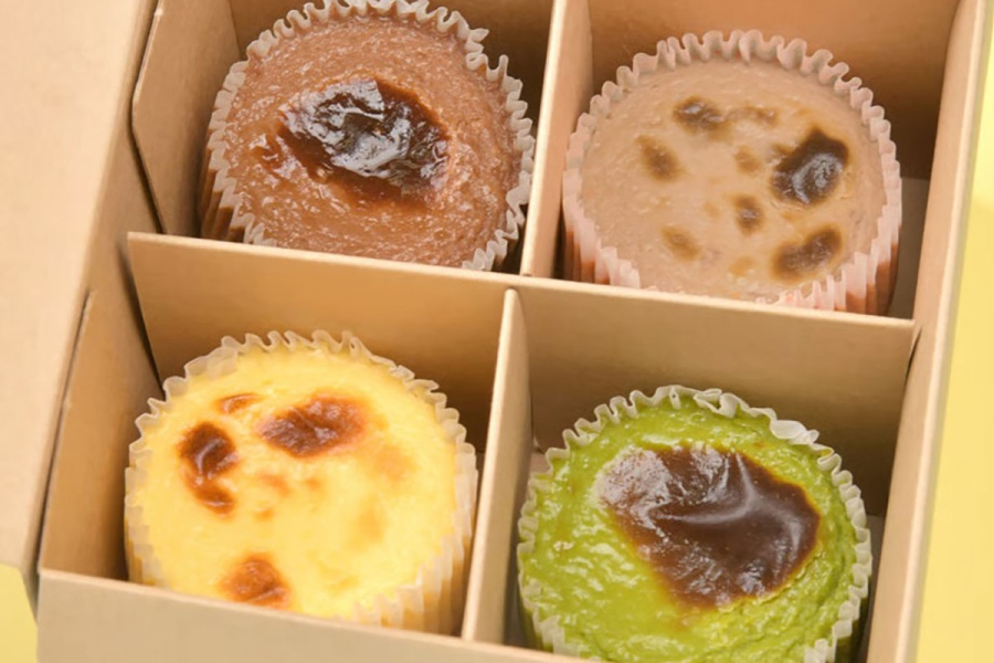 コロンビア館で提供されていた「コロンビアセット」（1箱4種入・1701円）