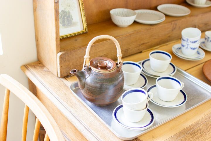 吉祥寺で週3日だけオープン。北欧や英国の一点ものに出会える、暮らしの道具と家具のお店「CINQ HOME」