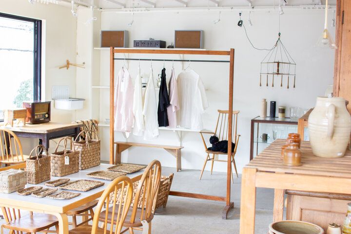 吉祥寺で週3日だけオープン。北欧や英国の一点ものに出会える、暮らしの道具と家具のお店「CINQ HOME」