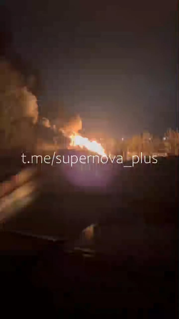 ロシアのベルゴロド州ヴァルイキにある石油貯蔵所が攻撃された。