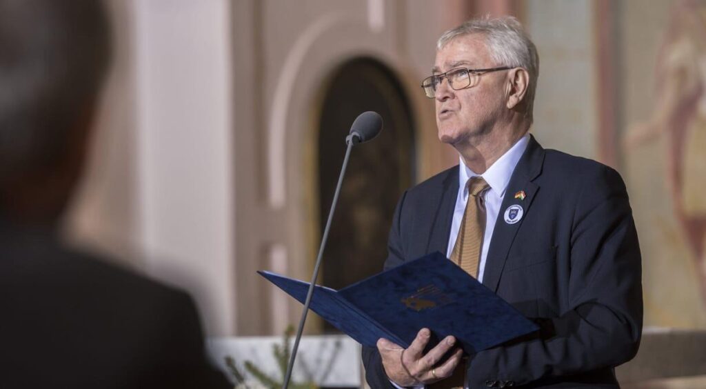 ドイツ国会議員がハンガリー議会から辞任