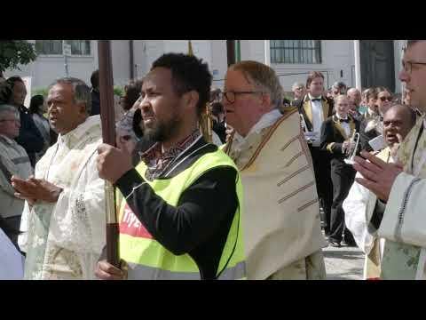 ちょっとした面白い事実: ベルゲンのセント ポール教会が世界で最も多民族のカトリック教会であることをご存知ですか?人口わずか 30 万の小さな都市としては悪くありません。