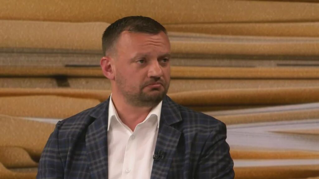 シムニェ・ザ・ディレクト / スキーと柔道の次はバレーボールですか? 「昨年、彼らはこのカードに15万ユーロ以上を費やした」