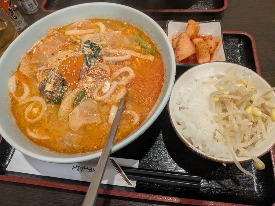 【神保町】常連さんに愛される理由に納得…温かすぎる韓国ランチにほっこり「楽宴 ママの台所」 | TRILL【トリル】