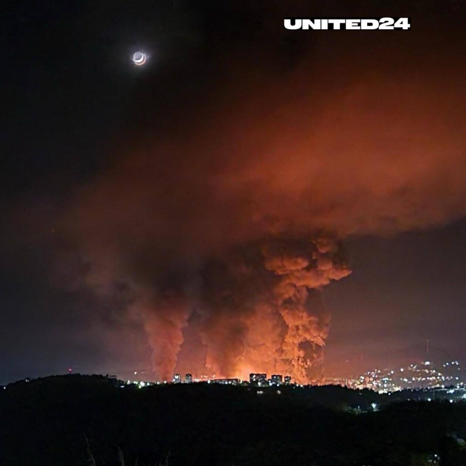 数時間前のロシアのトゥアプセ石油精製所と輸出ターミナルの写真。ウクライナの「動的制裁」はロシアの製油所にとって実に都合が良い。