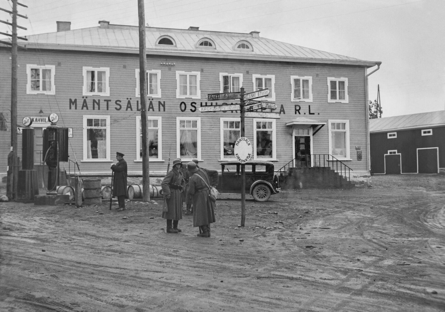 極右ラプア運動によるクーデター未遂事件であるマンツァラの反乱後のメンツァラの兵士たち。 (1932) [4282×3000]