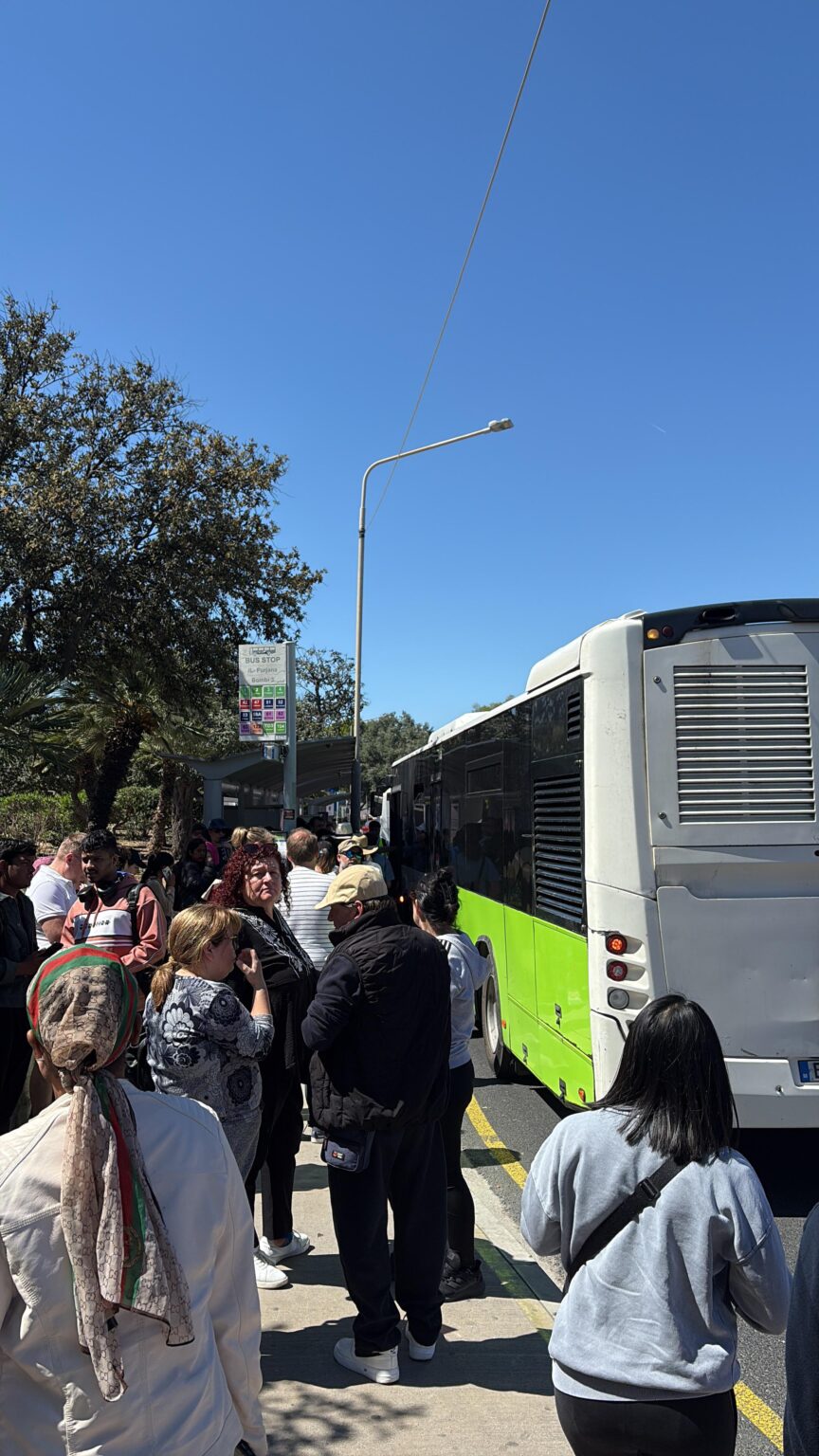 バスはさらに悪化した