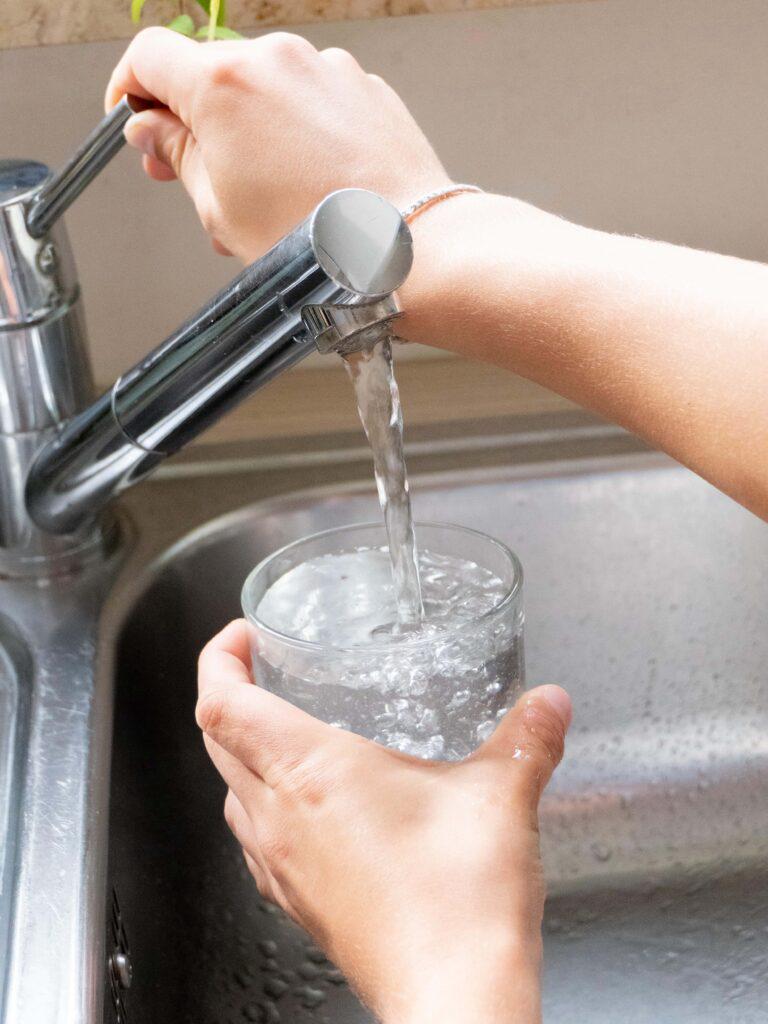 飲料水、欧州委員会がイタリアに対して（2回目）侵害訴訟を開始（4か月以内）