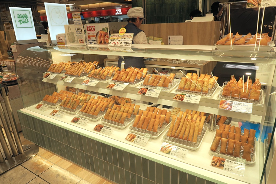 あべのハルカス近鉄本店にオープンした「はるまき専門店 lamp」は全国初の新ブランド（4月29日／Lmaga.jp撮影）