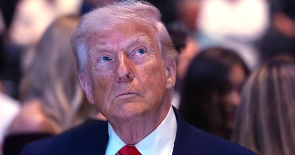 トランプ氏、79歳、法王暴行を受けて自身をキリストとして投稿 - 画像には、トランプ大統領が、イエスが触れて病人を癒している姿が描かれている。