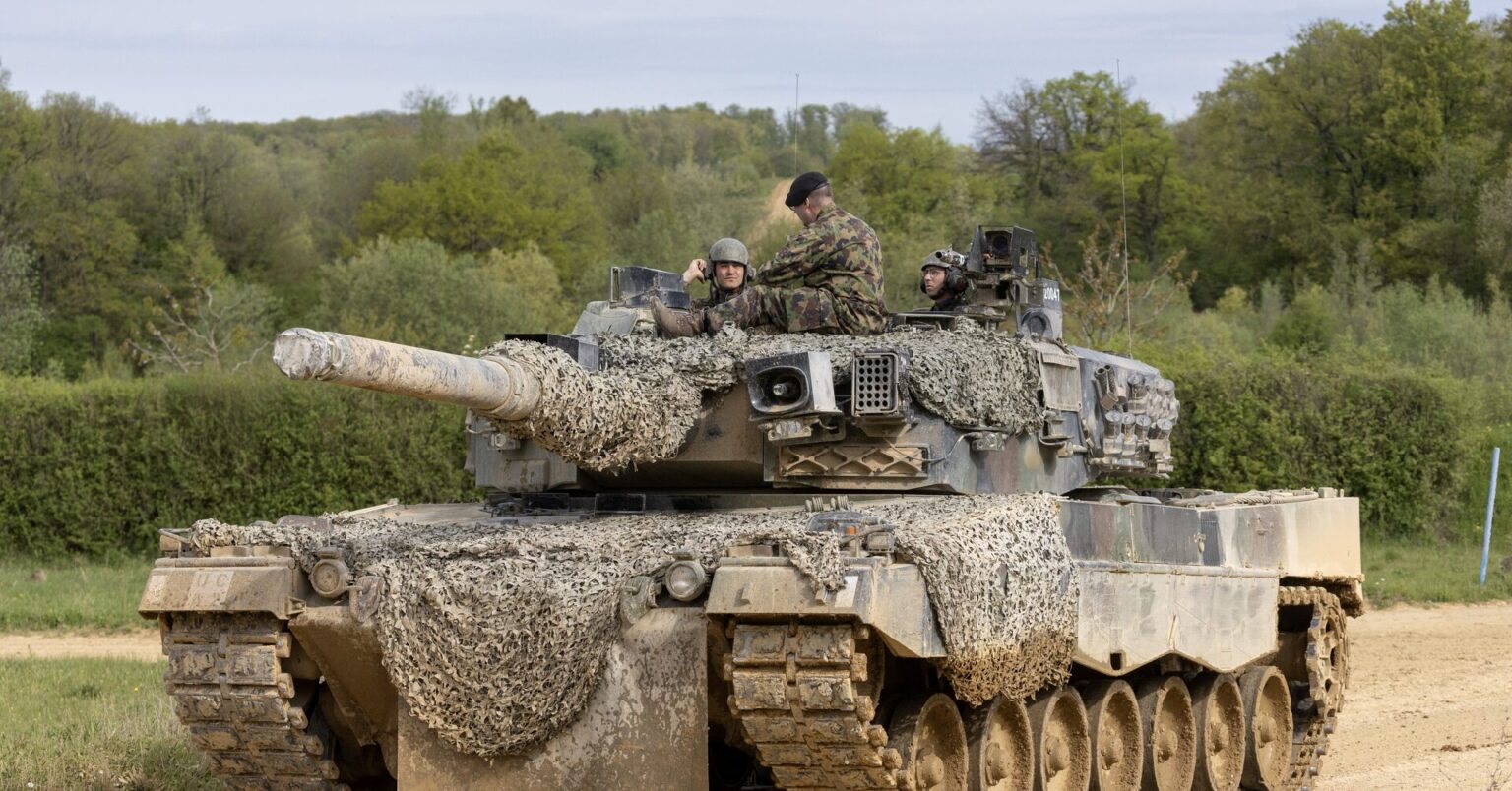 Swiss army displays Leopard 2 tank as Germany hopes for sale