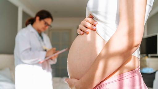 子どもを持つ意欲の低下は大きな影響をもたらす：「社会がこのペースについていけない」