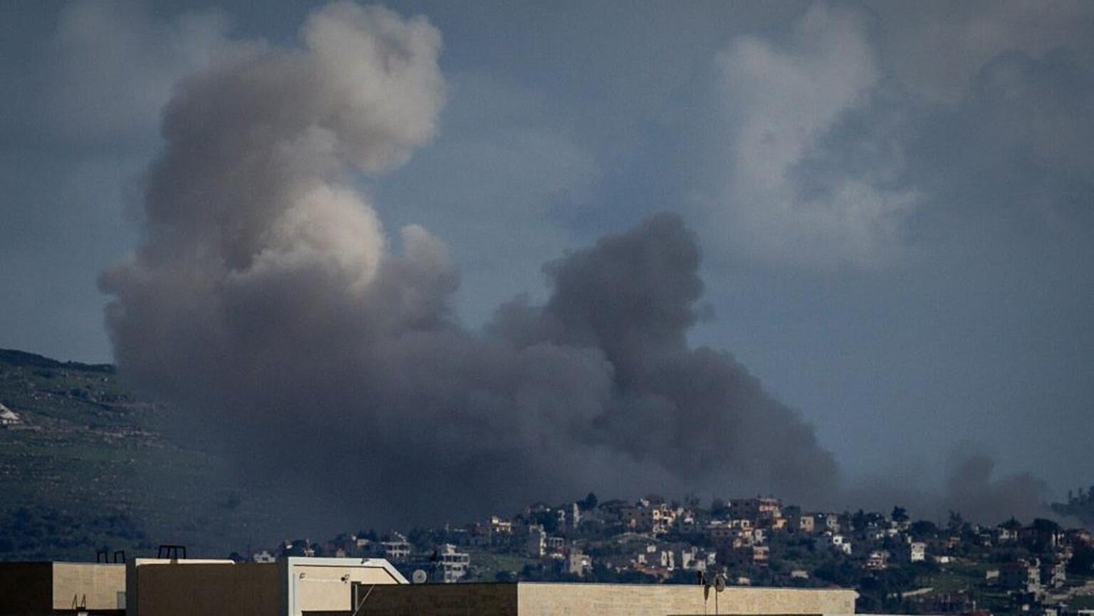 イラン政府が若者たちに「発電所を守るために人間の鎖を作る」よう要請、なぜ？彼らは何が起こることを期待しているのでしょうか？