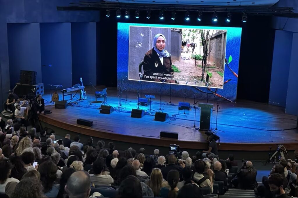 「血は血を招くだけ」　悲しみを分かち合うイスラエルとパレスチナの合同式典、脅迫や妨害の中で開催 - CNN.co.jp