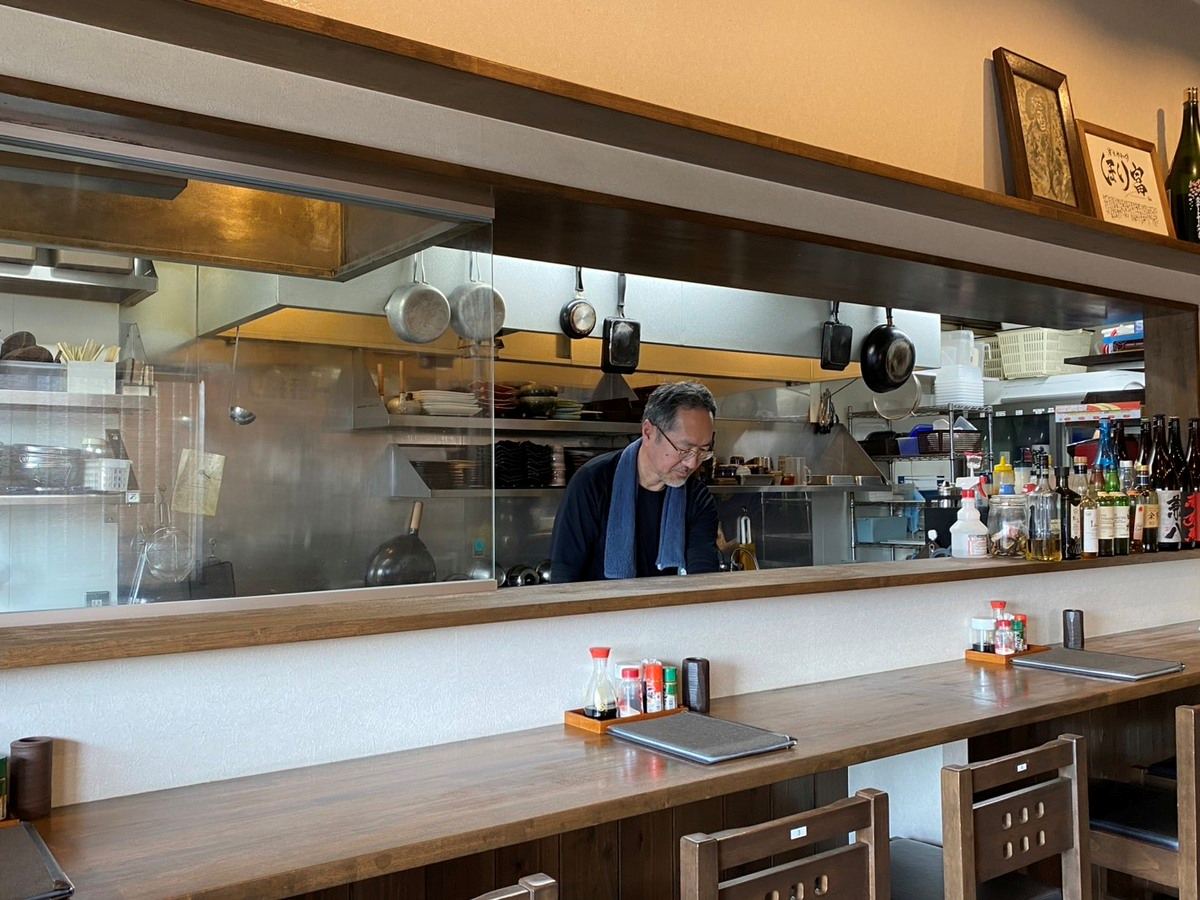 穏やかな笑顔とやさしい語り口の店主