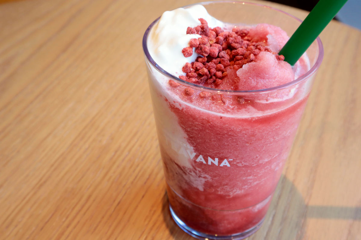 「ストロベリー ＆ パッション ティー フラペチーノ®」トール 770円