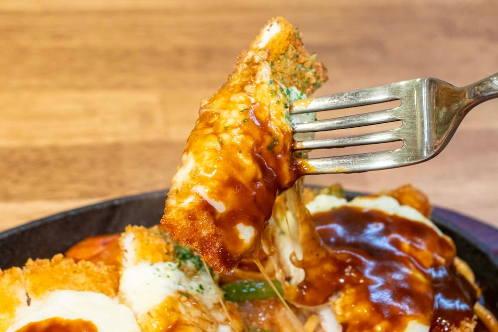 チキンカツなので、想像以上にあっさりと味わえました♪