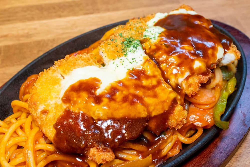 紙エプロンがあるので、油はね対策もばっちり！