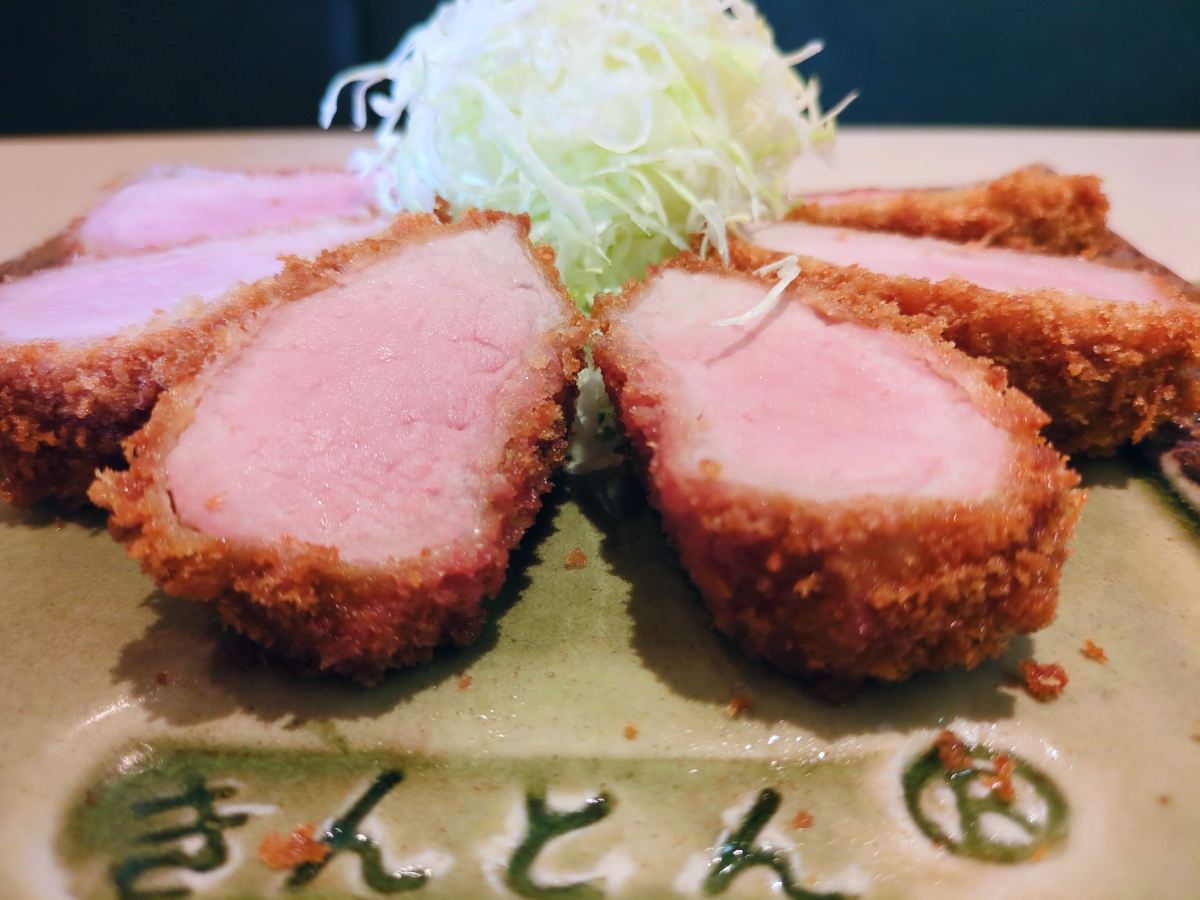 豚シャトーブリアンの絶品柔らかとんかつ♡神戸・さんちか『とんかつ きんとん 』 [画像]