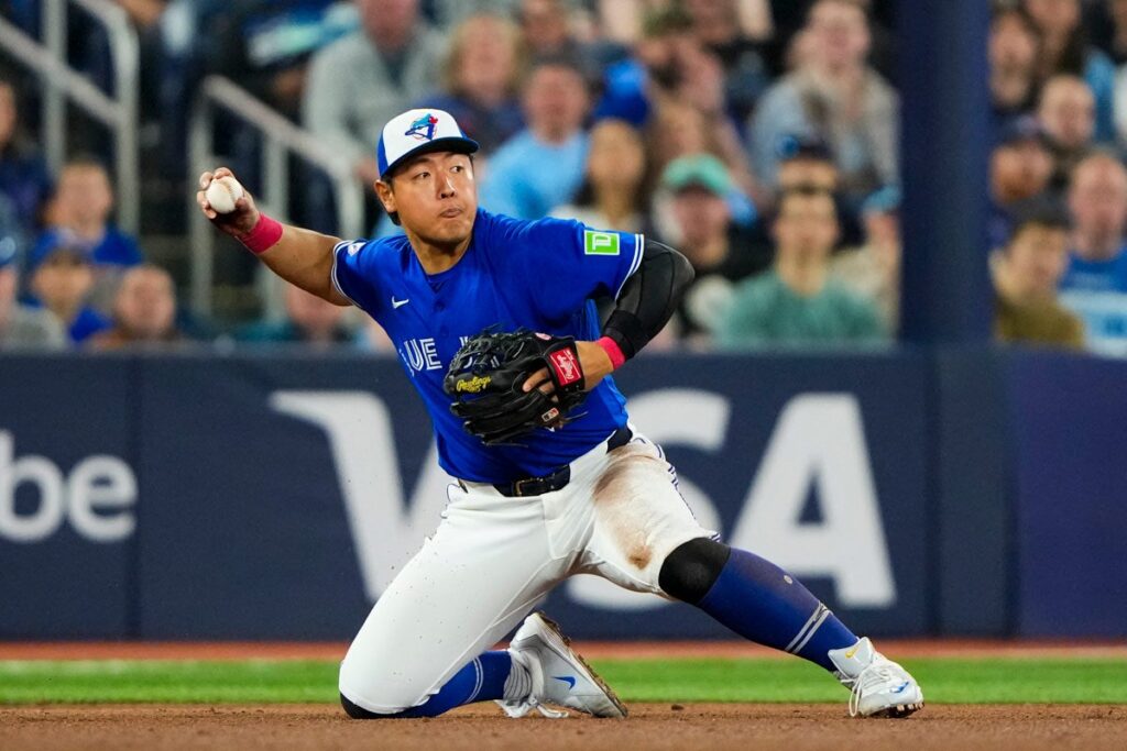 【ＭＬＢ】岡本和真の〝お辞儀円陣〟が大バズリ「カズマはユーモアがある」と監督も大喜び - 東スポWEB