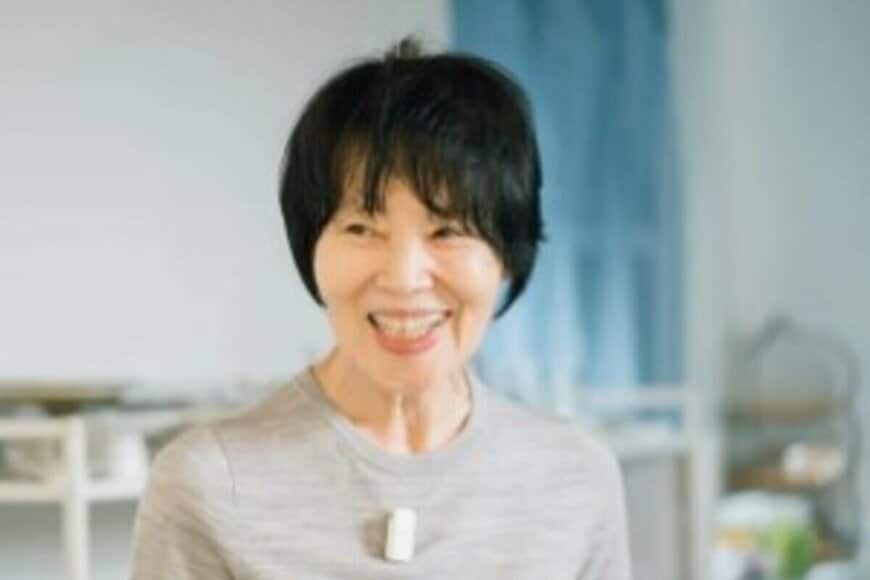 「バラ」の季節到来！栗原はるみ 白い花が咲き誇る自宅庭を紹介「見事ですね」「お庭の花が盛りに」と反響 春の訪れと植物を慈しむ豊かなライフスタイル