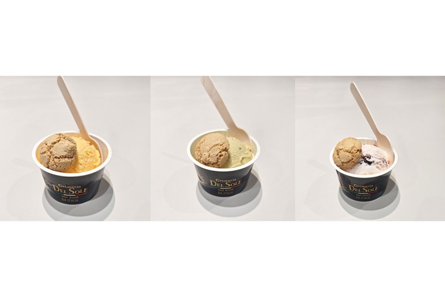 JR大阪駅 大阪ステーションシティ5F時空の広場内　カフェ「バール・デルソーレ」で販売される「万博イタリアパビリオン人気ジェラートカップ盛り3種 イタリア伝統菓子アマレッティ付き」（各600円）