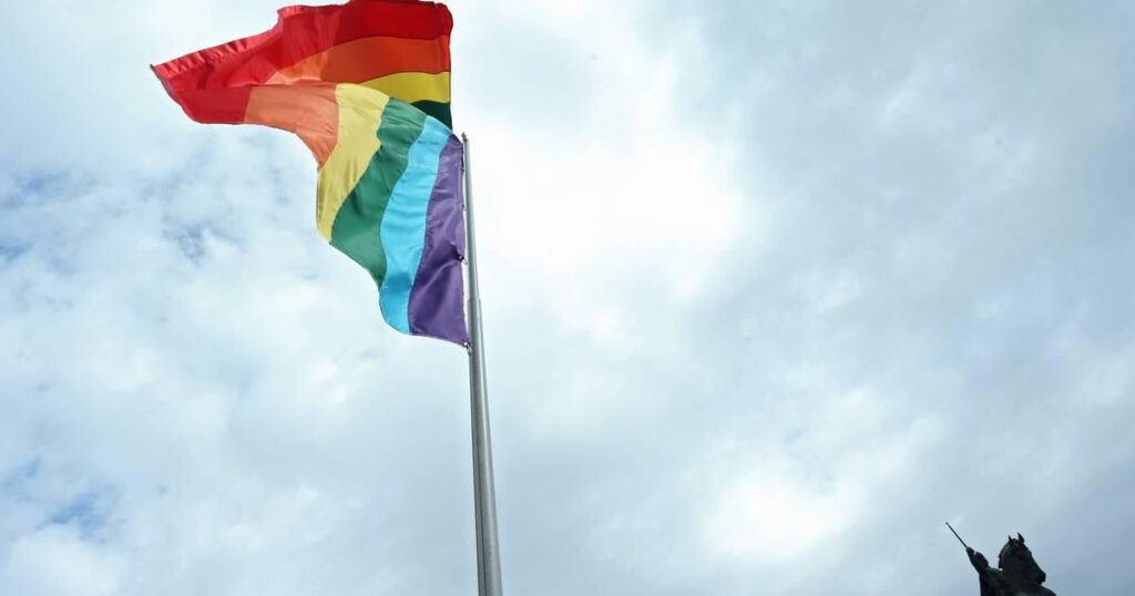 裁判所は「クロアチアの同性カップルは制限なく養子を迎える権利がある」と決定した