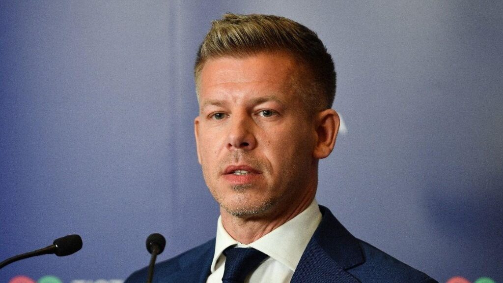 ハンガリーの議会選挙：辞任するヴィクトル・オルバン首相、中道右派指導者ペテル・マジャール氏に対する敗北を認める