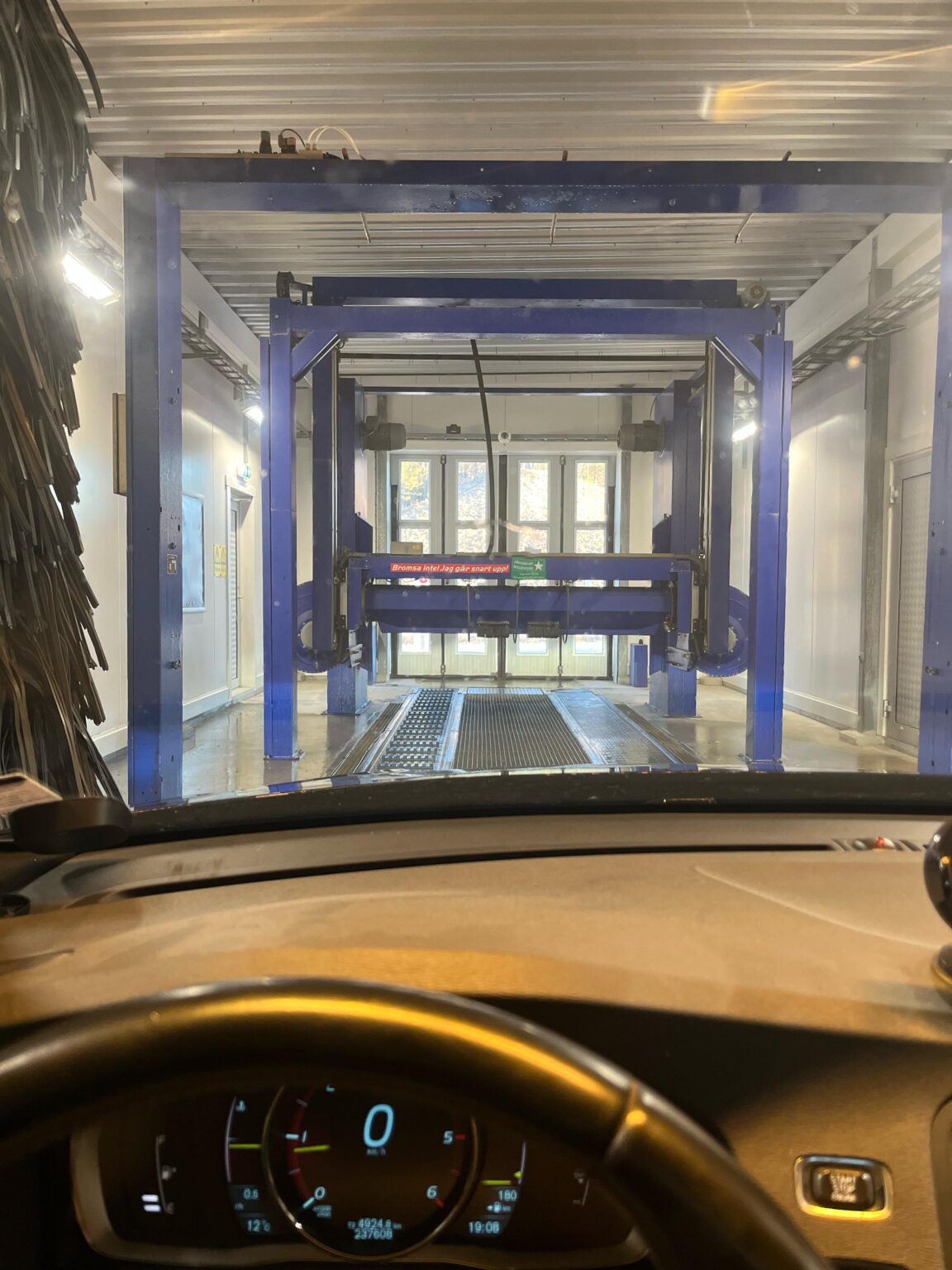 洗車場で立ち往生。。