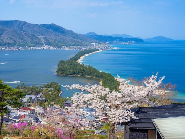 「食べ歩きとしても人気」グルメも楽しめる“京都府の温泉地”ランキング！ 2位「天橋立温泉」を抑えた1位は？【2026年調査】