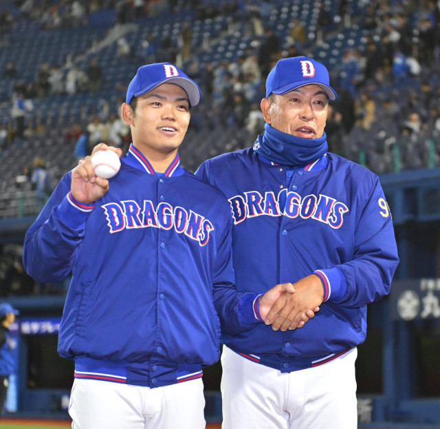 【中日】根尾昂が８年目でついにプロ初勝利！　延長１０回に６番手で登板し１イニングを無失点「最高の気分。父親と母親に『ありがとう』と伝えたい」