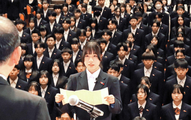 3校が統合、兵庫の「姫路市立高校」が開校・入学式 　「新しい歴史始める機会」1期生360人、緊張と決意と